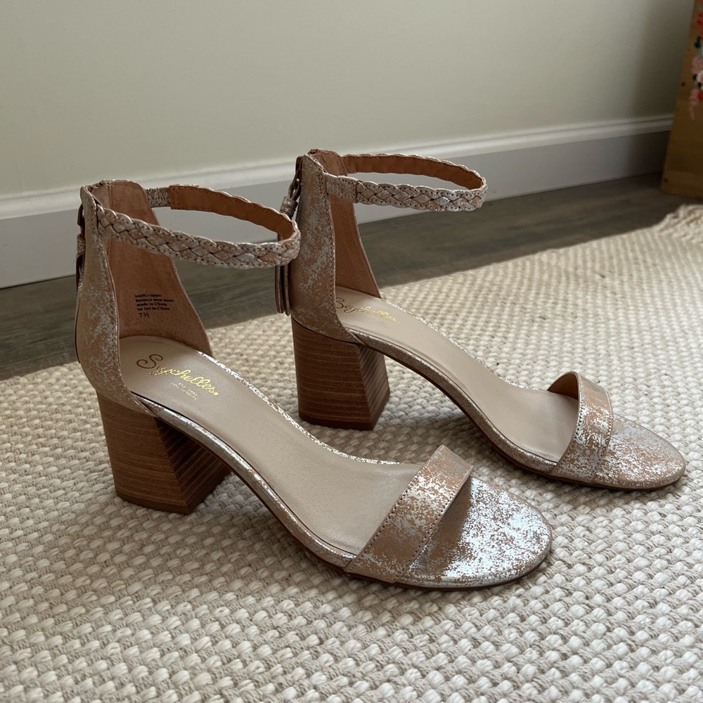 Seychelles Women's Tan Block Heel Sandals